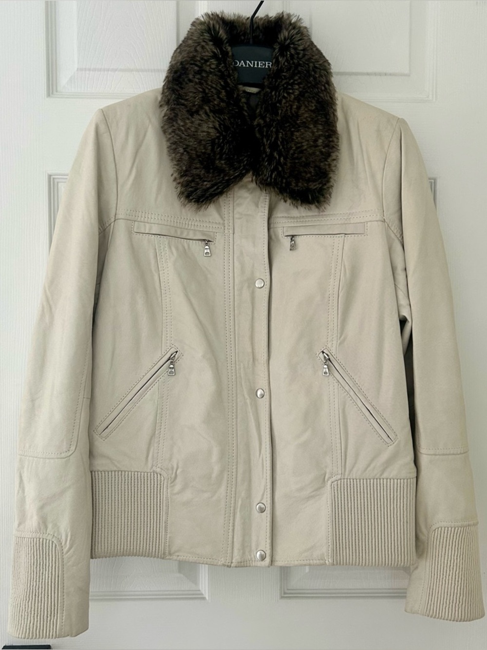 Danier Cream Leather Bomber Jacket with Faux Fur Removable Collar |Thinsulate